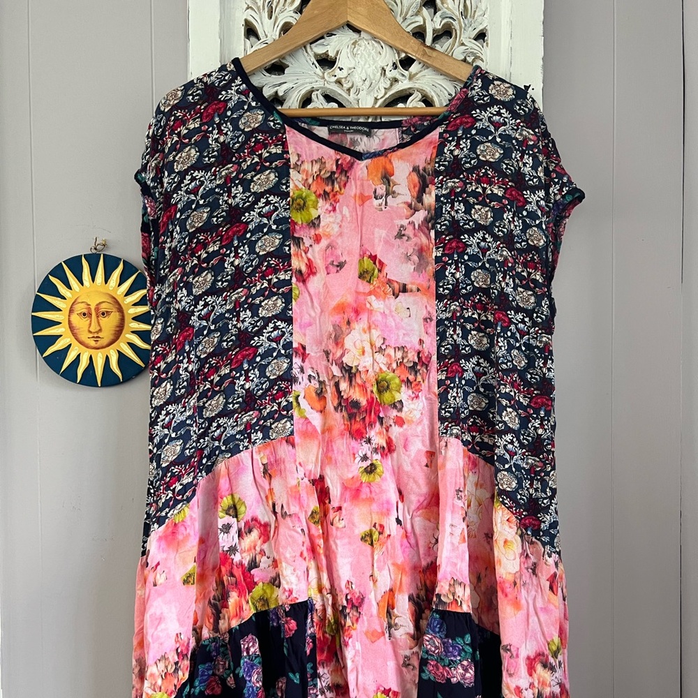 Chelsea & Theodore Red Pink Striped Floral Vneck Dress Summer